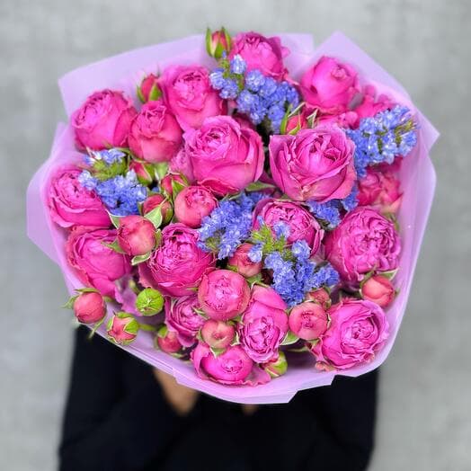 Bouquet of pionoid roses of mysty Babble and Statitsa