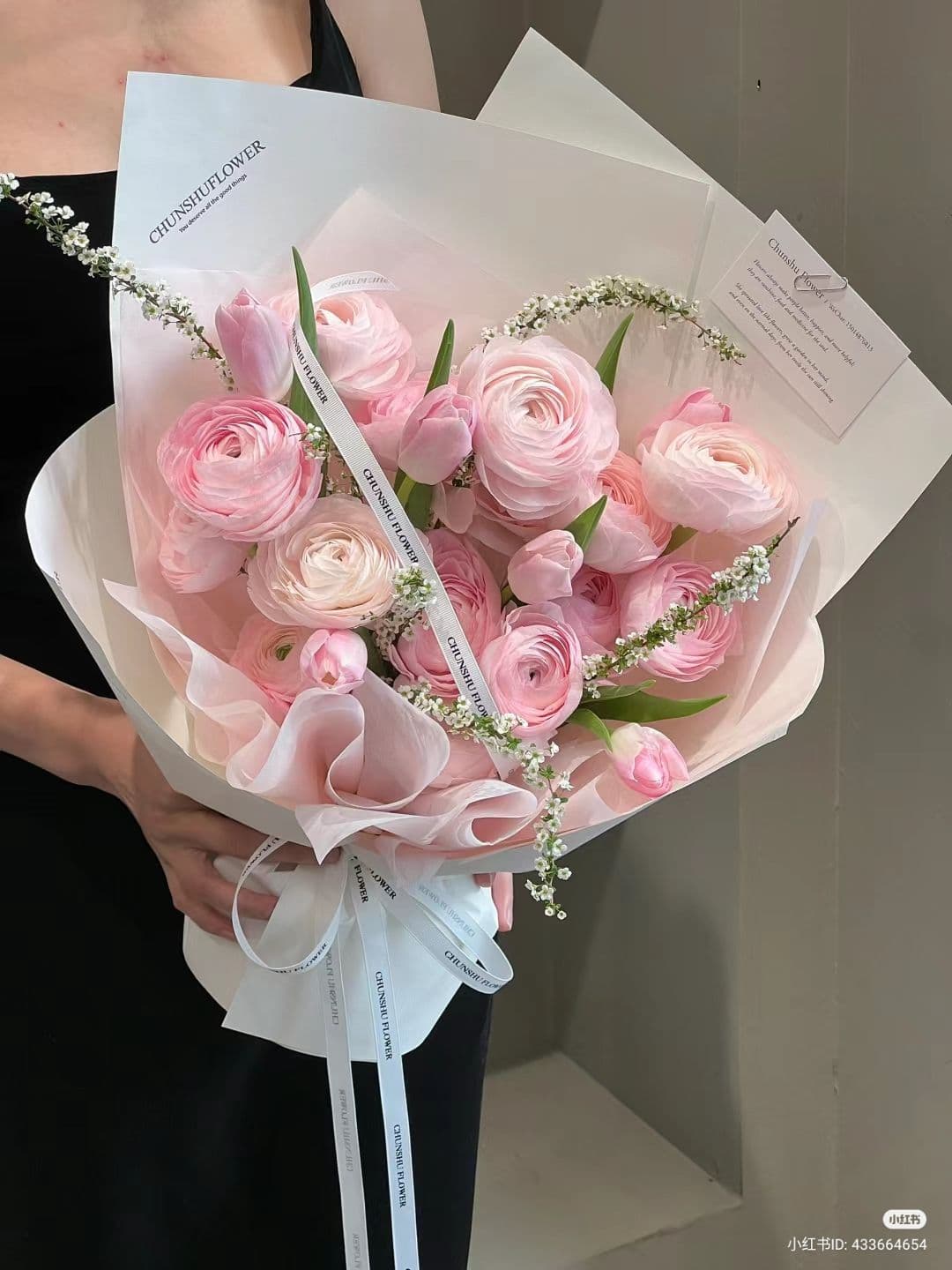 Romantic mono bouquet 💐