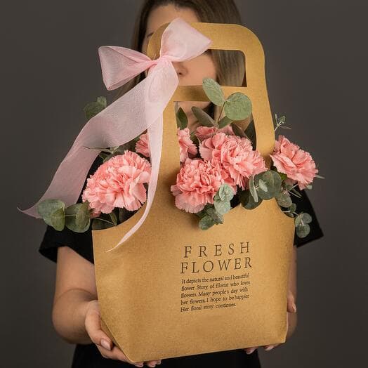 Bag with pink diatus and eucalyptus