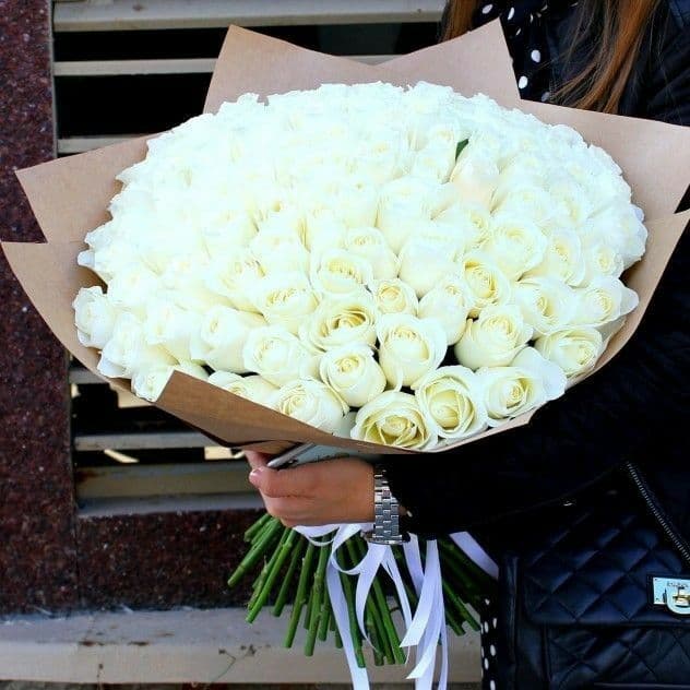 51 розы белые элегантные
