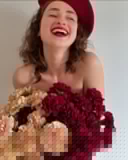 Elegant mono bouquet 💮0