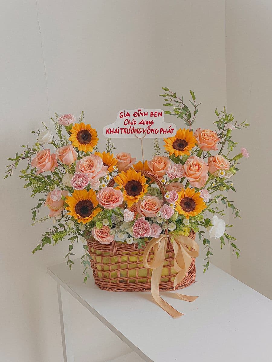 Уютная цветочная корзина 🌺