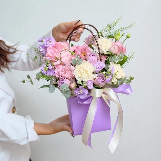 Spectacular composition in a purse