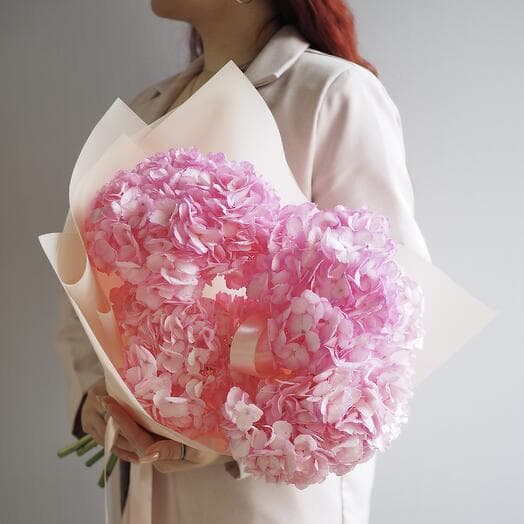 Sugar wool with hydrangea