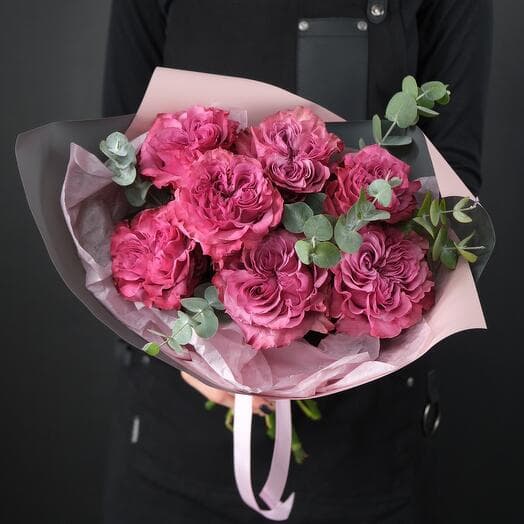 7 Pionovid roses of country blues with twigs of eucalyptus MB100