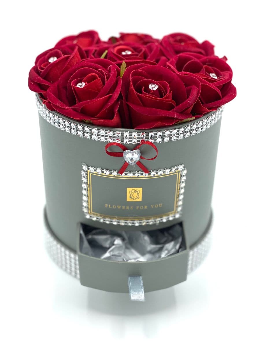 Нежная композиция в коробке 🌹