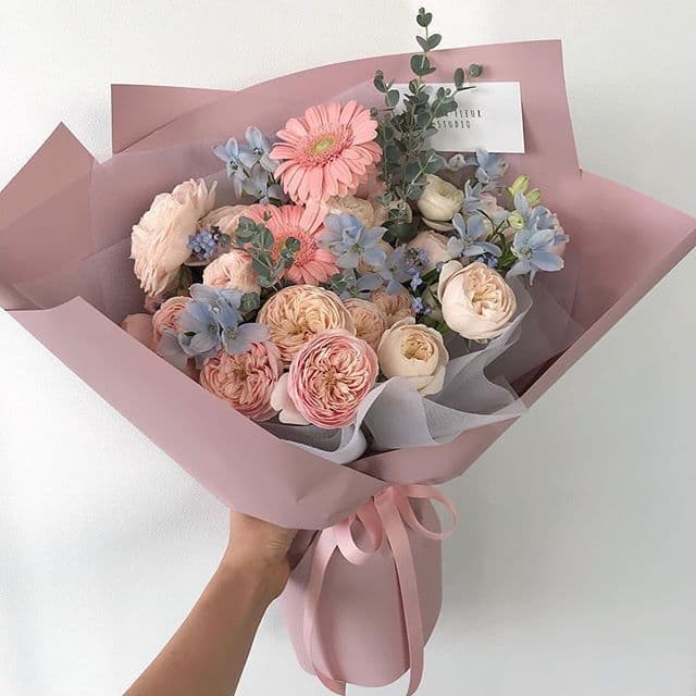 Роскошная композиция из цветов 🌸