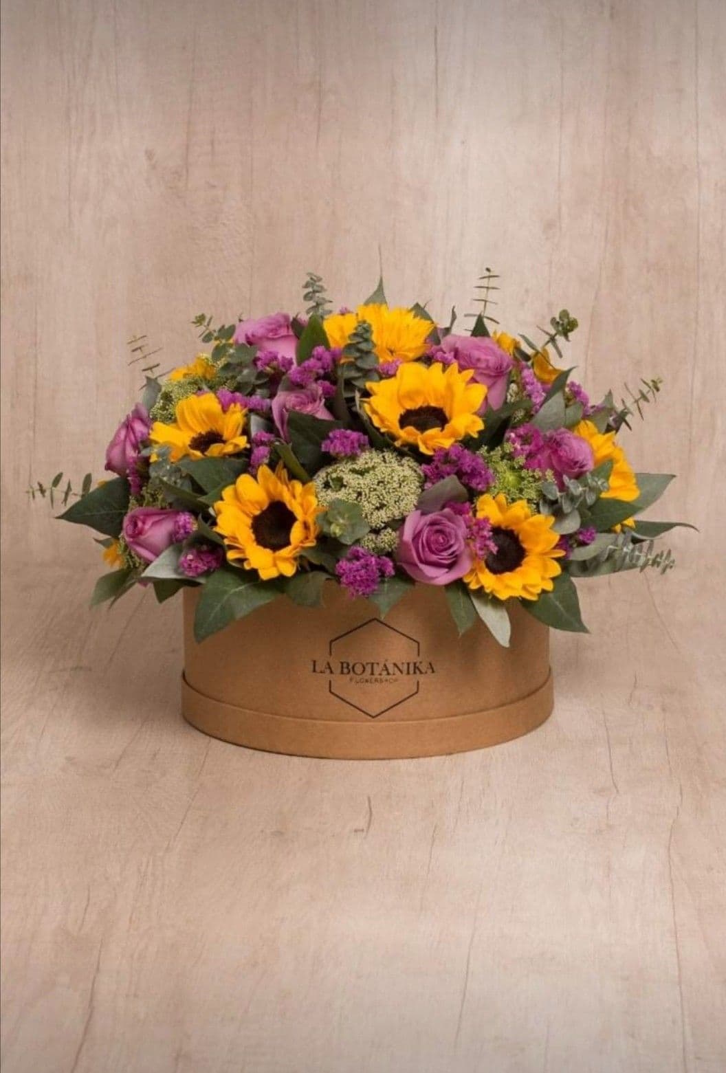 Luxurious flower basket 🌸