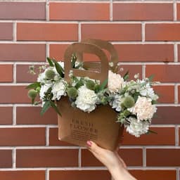 Цветы в сумке0