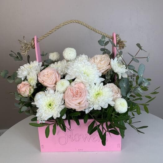 Composition of bush rose and chrysanthemum