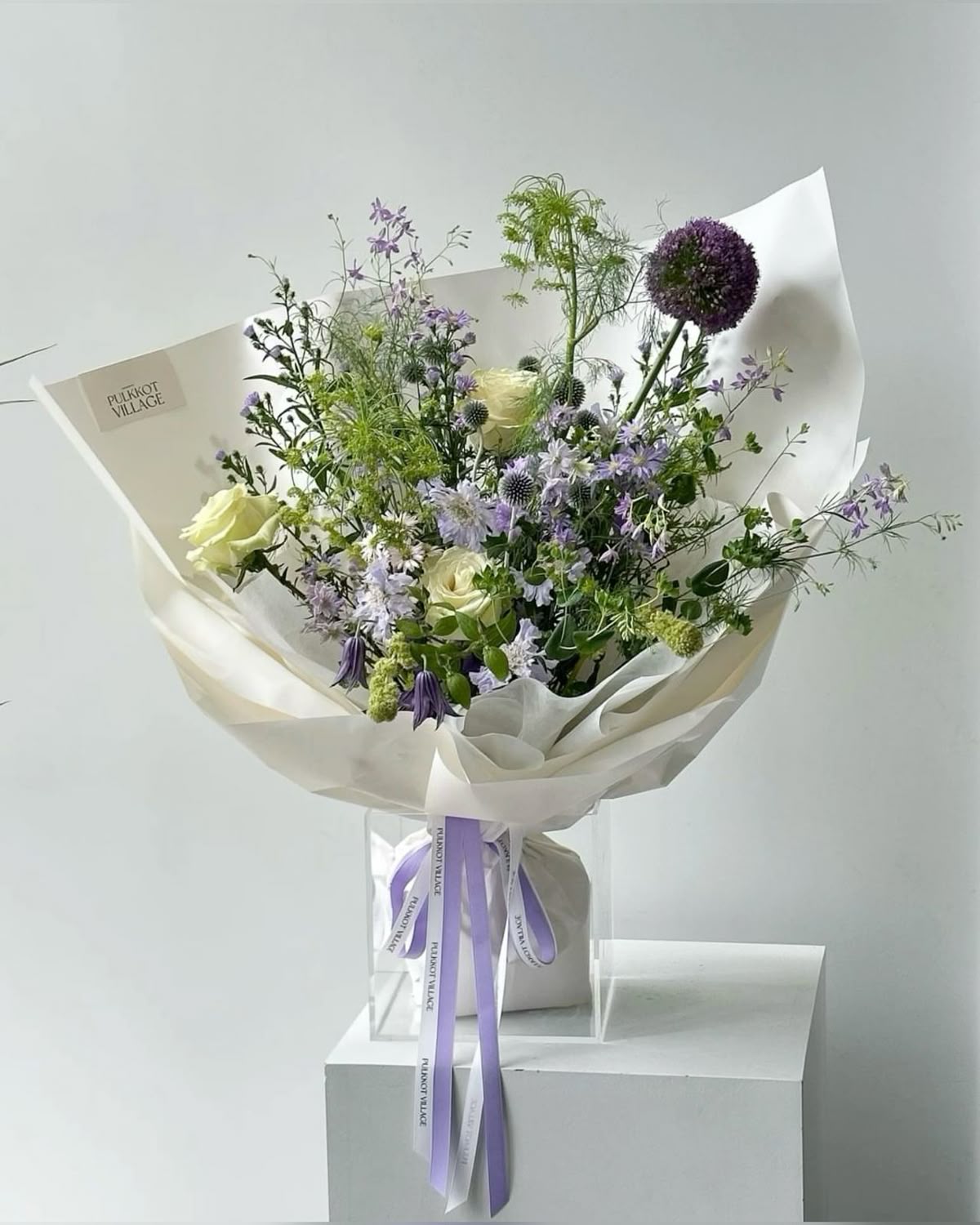 Spring mono bouquet 🌼