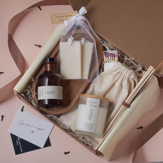 Gift interior set for a family day with wood aromas