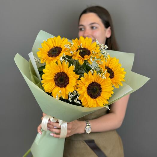 Sunny sunflower bouquet