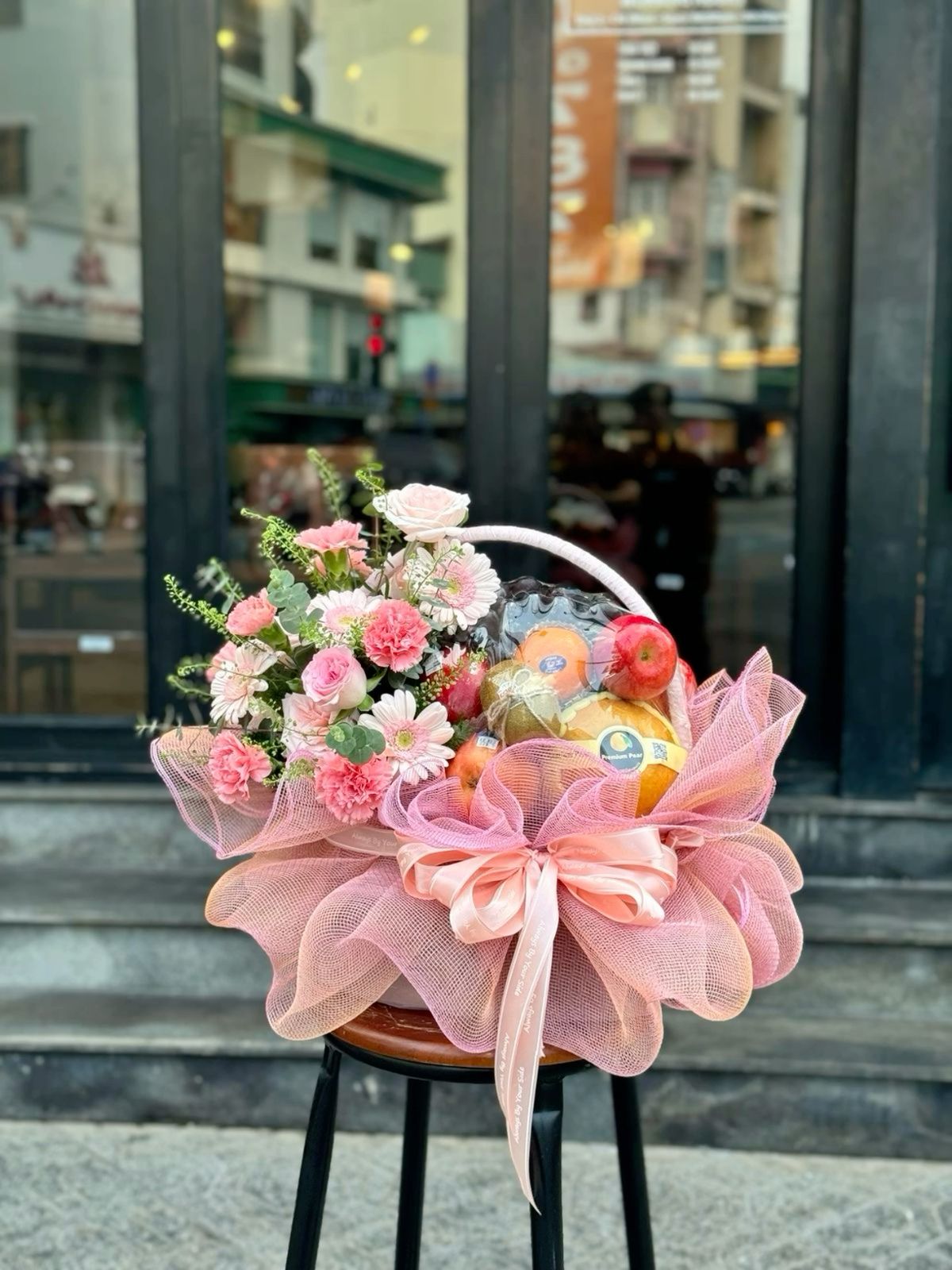 Spring flower basket 🌼