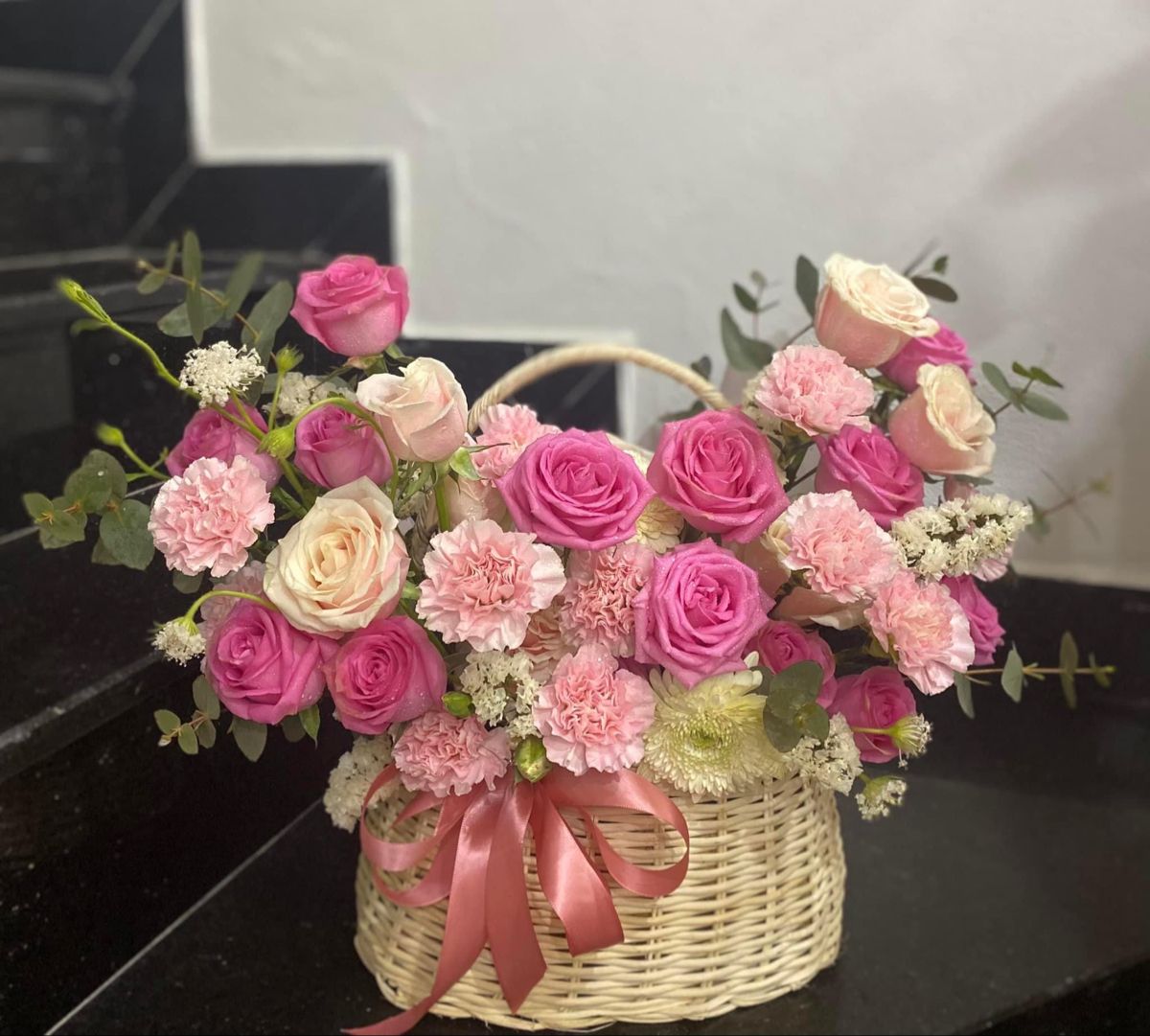 Bright basket bouquet 🌷