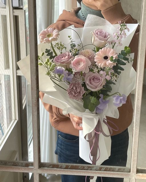 Elegant floral composition 💮