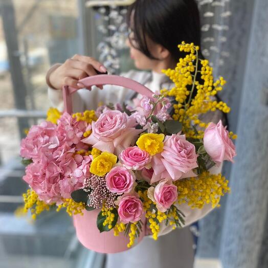 Ящик с мимозой