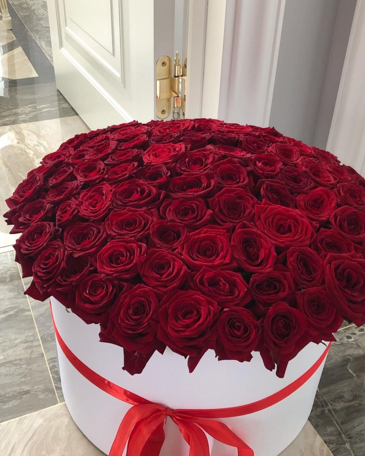 1001 Red Roses Luxurious 🌹💎
