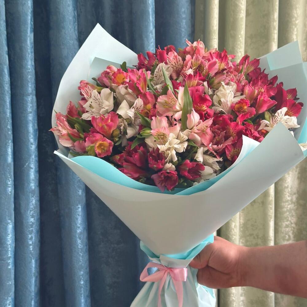 21 альстромерии