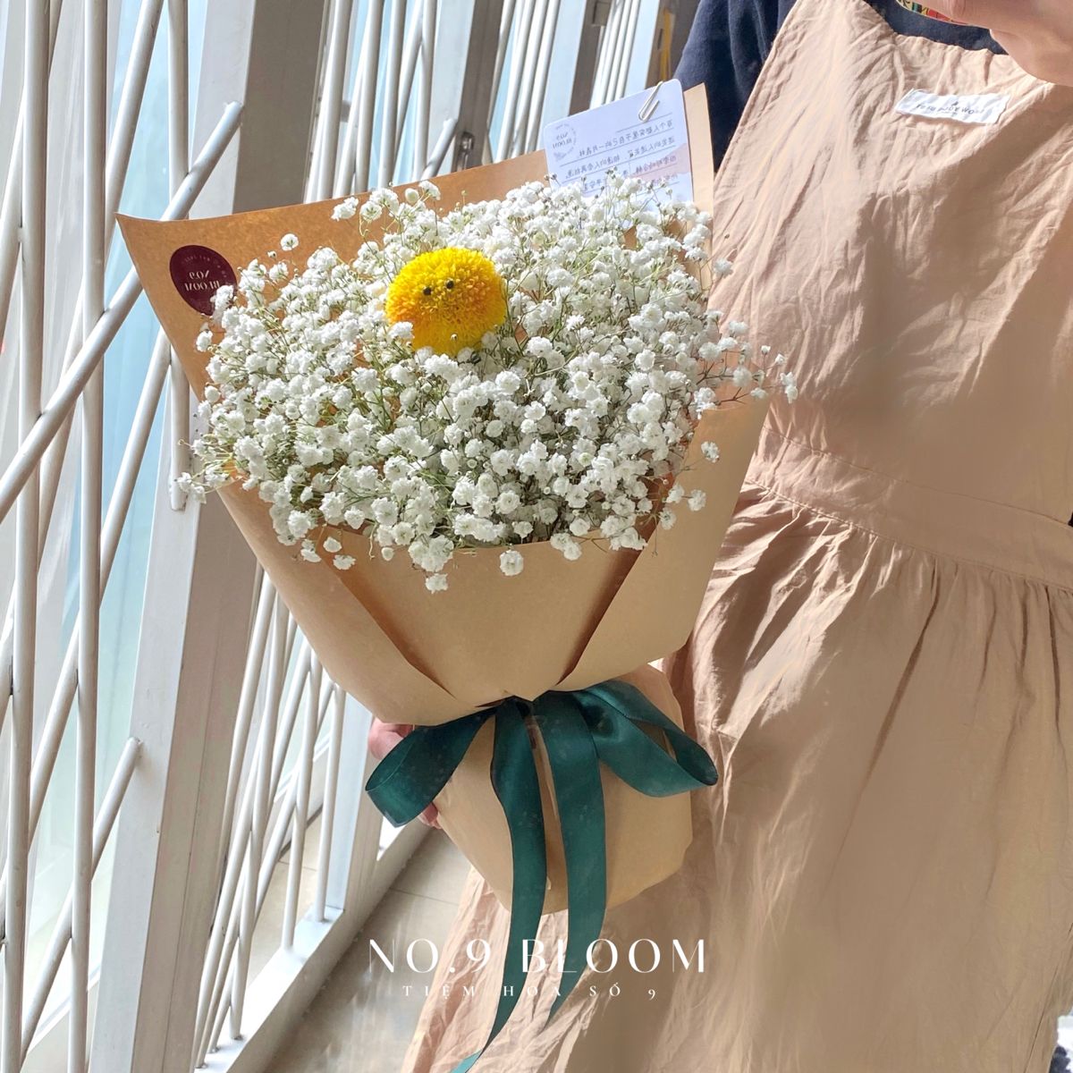 Cozy mono bouquet 🌺