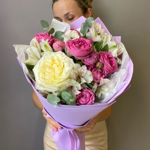 Кустовые розы Мисти баблз , альстромерия