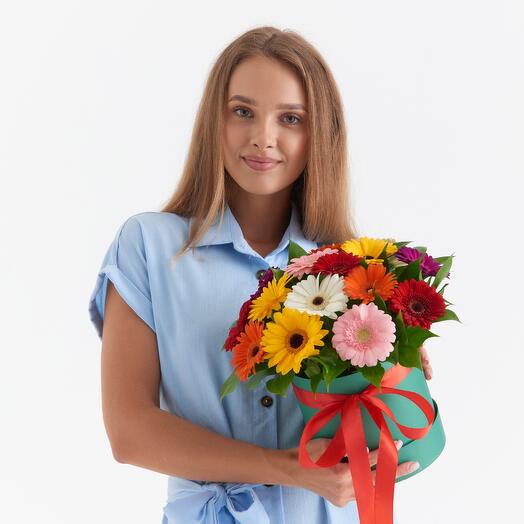 Коробочка из 15 разноцветных мини гербер