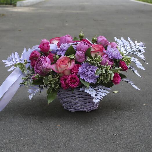 Basket with flowers "velvet evening"