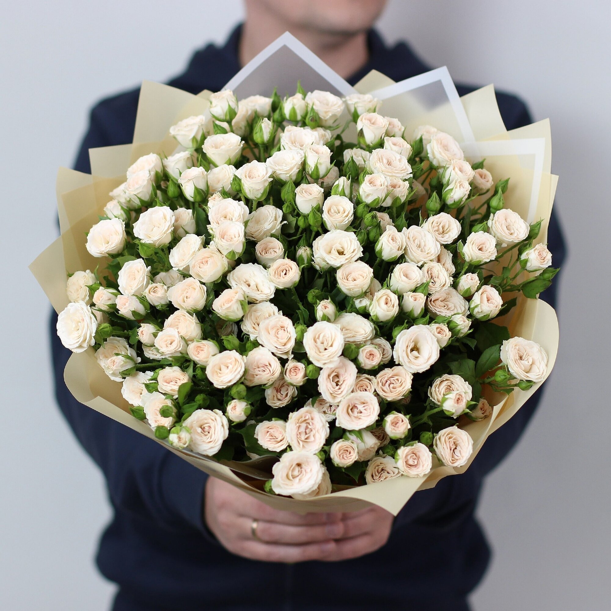 21 cream roses