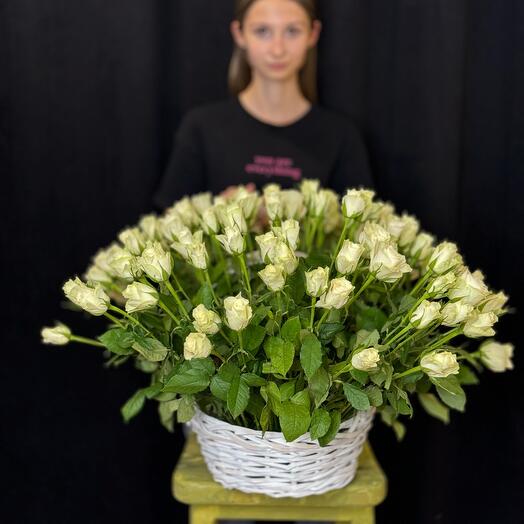 101 rose (Kenya) in the basket