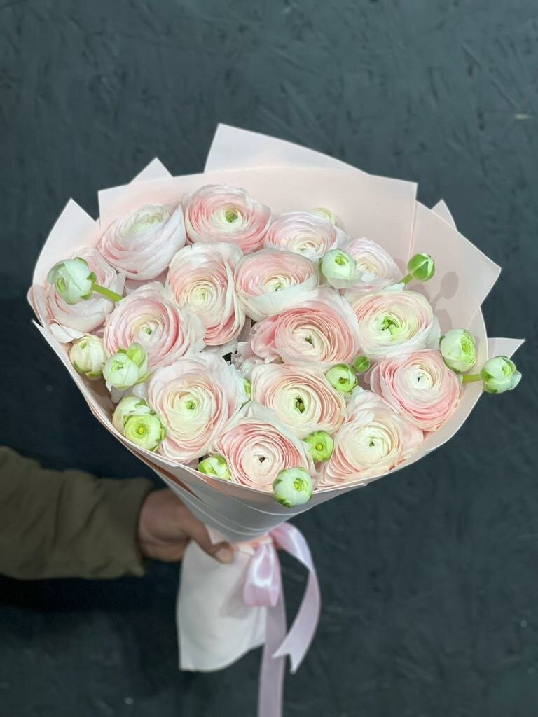 25 ranunculus