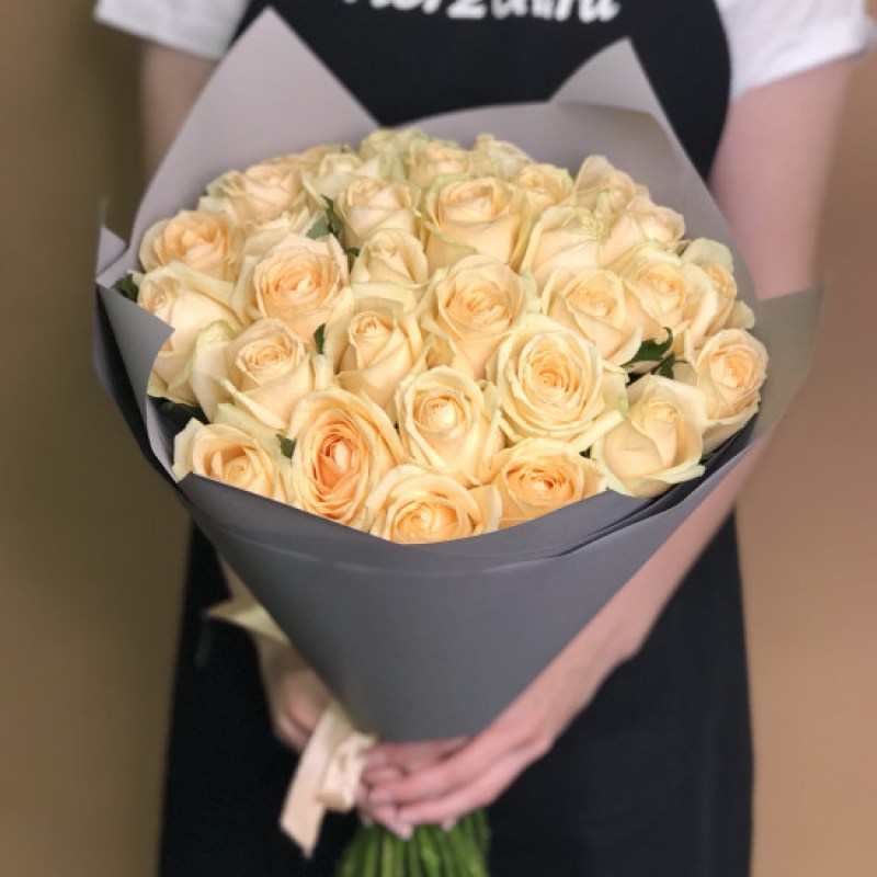 31 cream roses