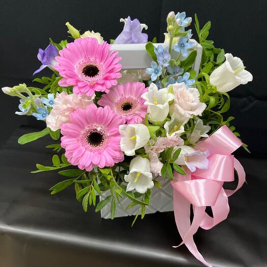 Herbers with bells and east in a wooden box