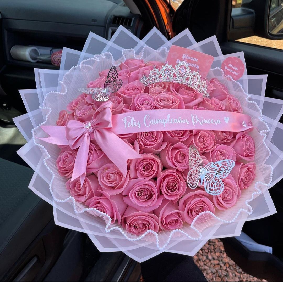 15 розовых роз