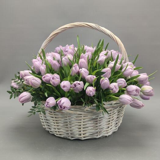 Basket with tulips 101pcs