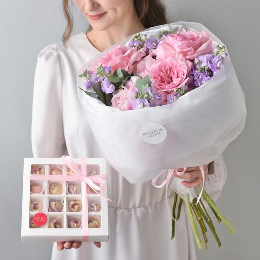 Gift set "Venice": Flowers and Belgian chocolate