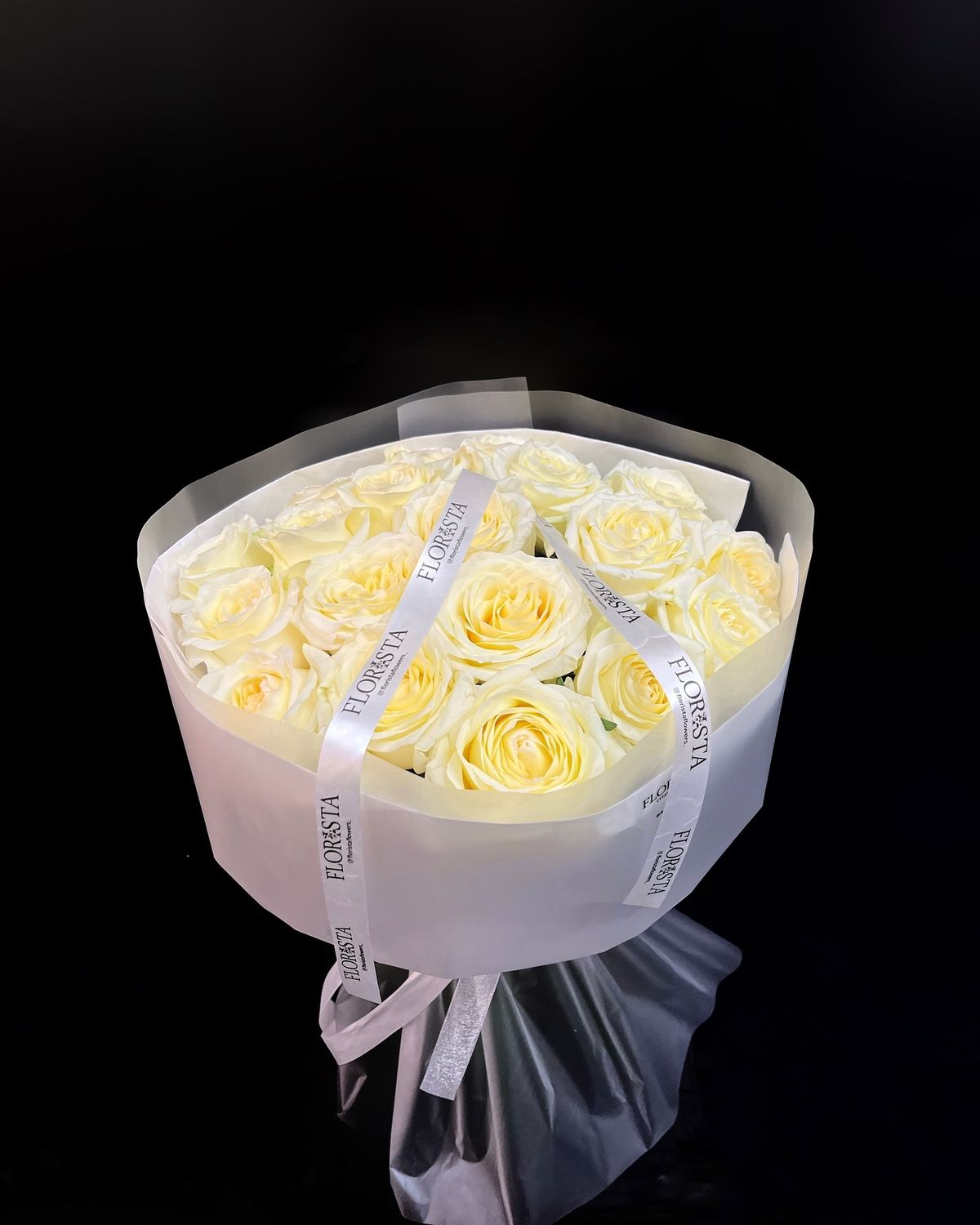 15 white roses