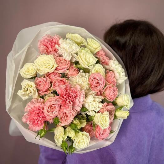 Author's bouquet with pionoid roses and diantes. Art 201