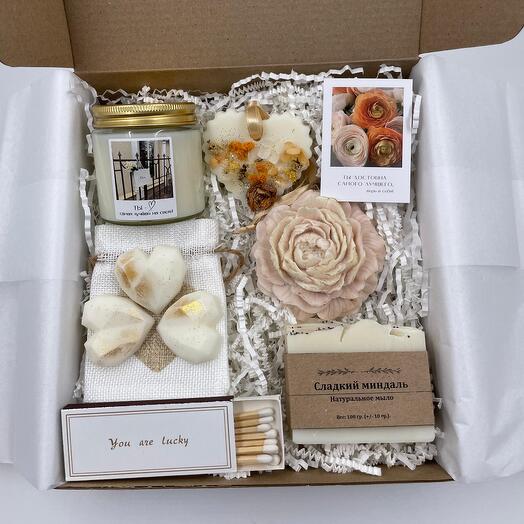 Подарочный набор свечи ручной работы аромат сладкий миндаль