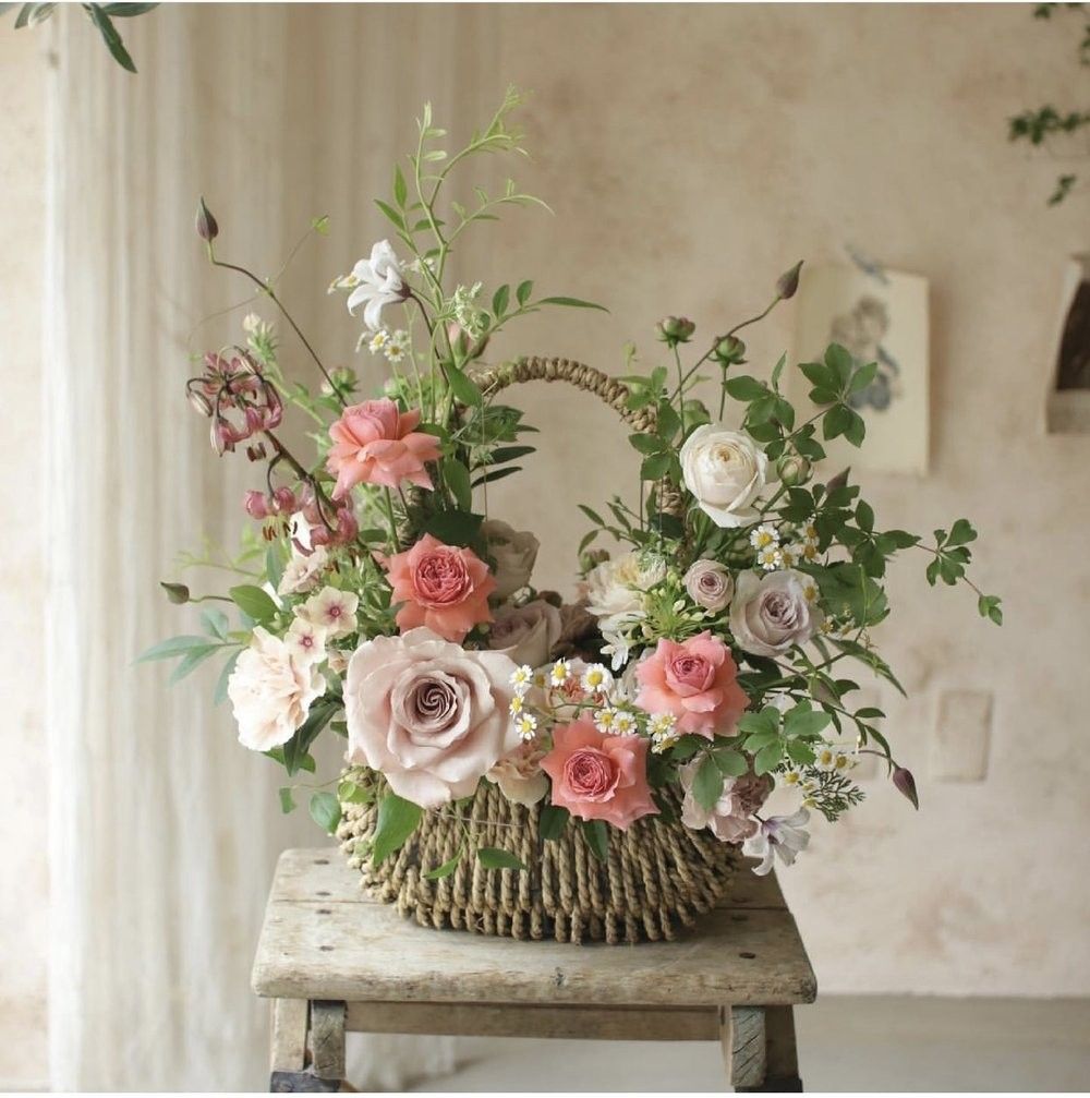 Festive flower basket 🎉