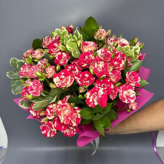 Кустовые розы, букет из кустовых роз «Малинка»🩷🩷🩷