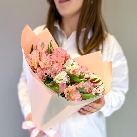 Альстромерия стойкий букет розовый