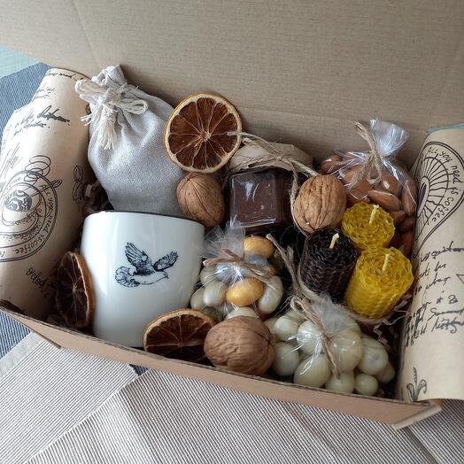 Подарочный набор Coffee Box с кофе и орехами