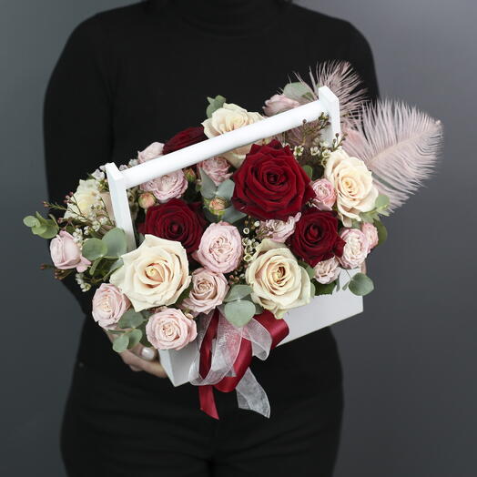 Box with flowers "Breath of love"