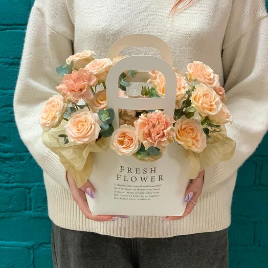 Hit -composition from a bush rose and cloves