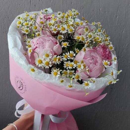 Пионы и ромашки