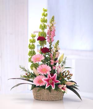 Нежная композиция в корзине 🌹