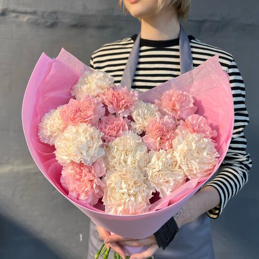 Букет из гвоздик «Все в ажуре»