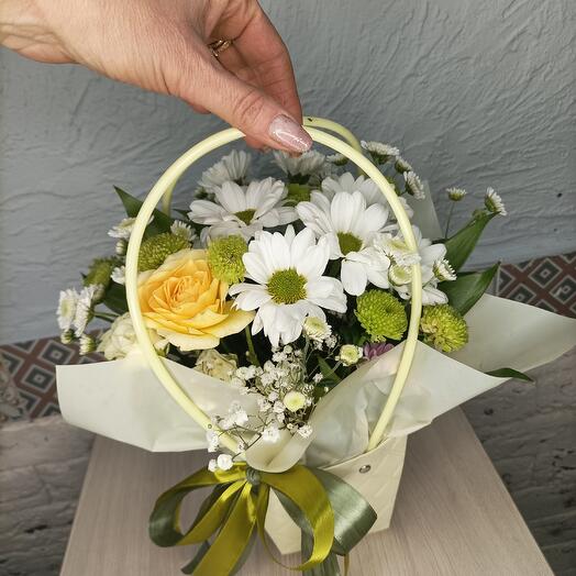 Basket with flowers 27