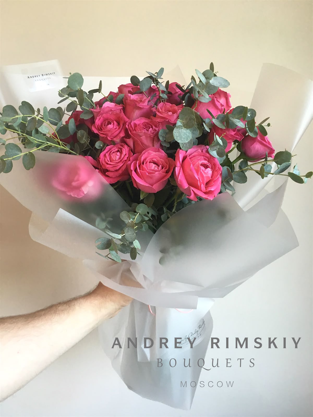 Elegant mono bouquet 💮