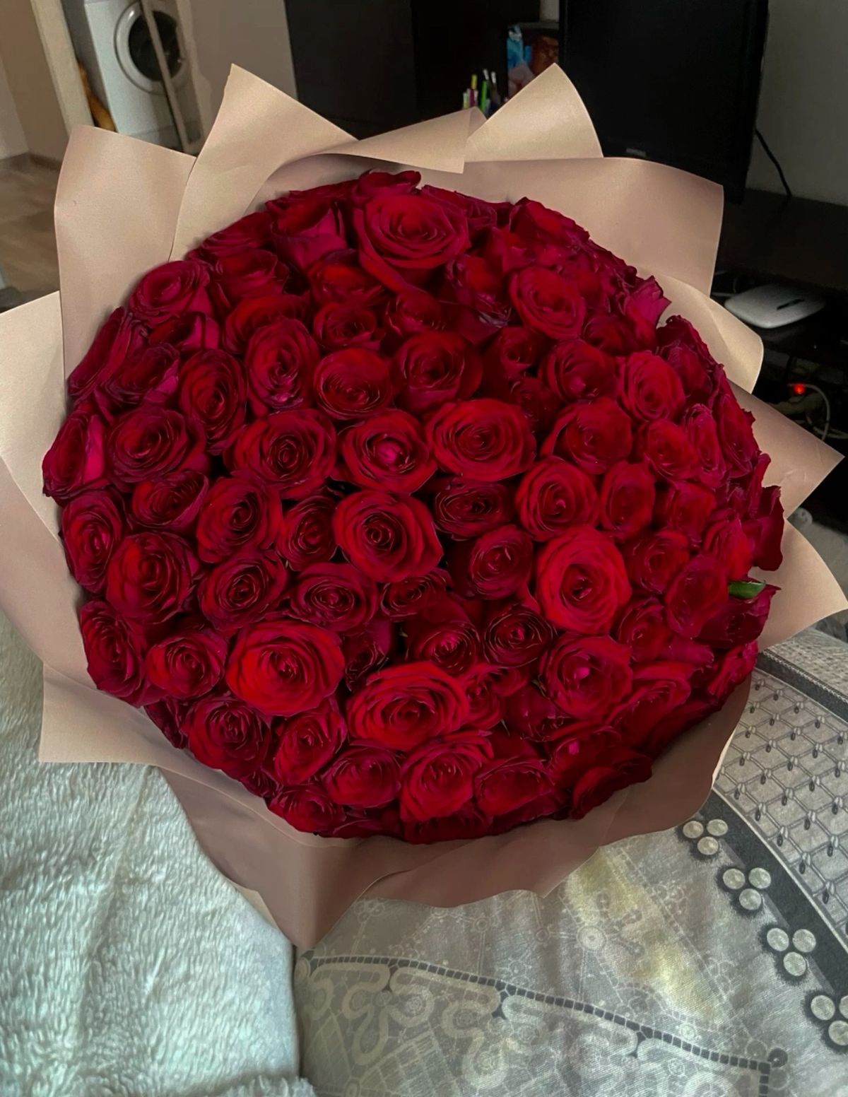 Royal bouquet of 1001 roses 👑